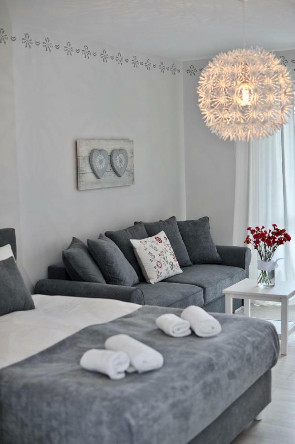 Apartamenty Porto Eli ロビ エクステリア 写真