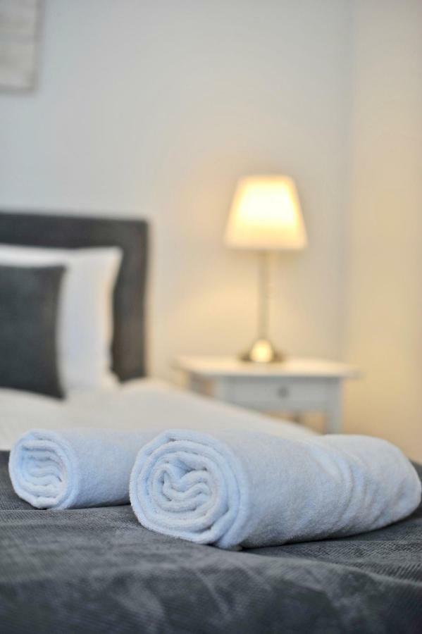 Apartamenty Porto Eli ロビ エクステリア 写真