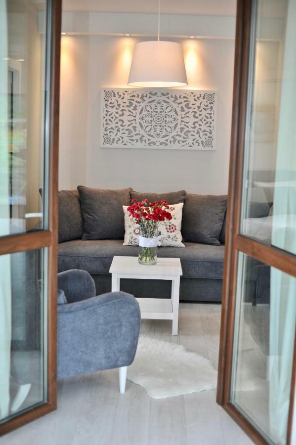 Apartamenty Porto Eli ロビ エクステリア 写真