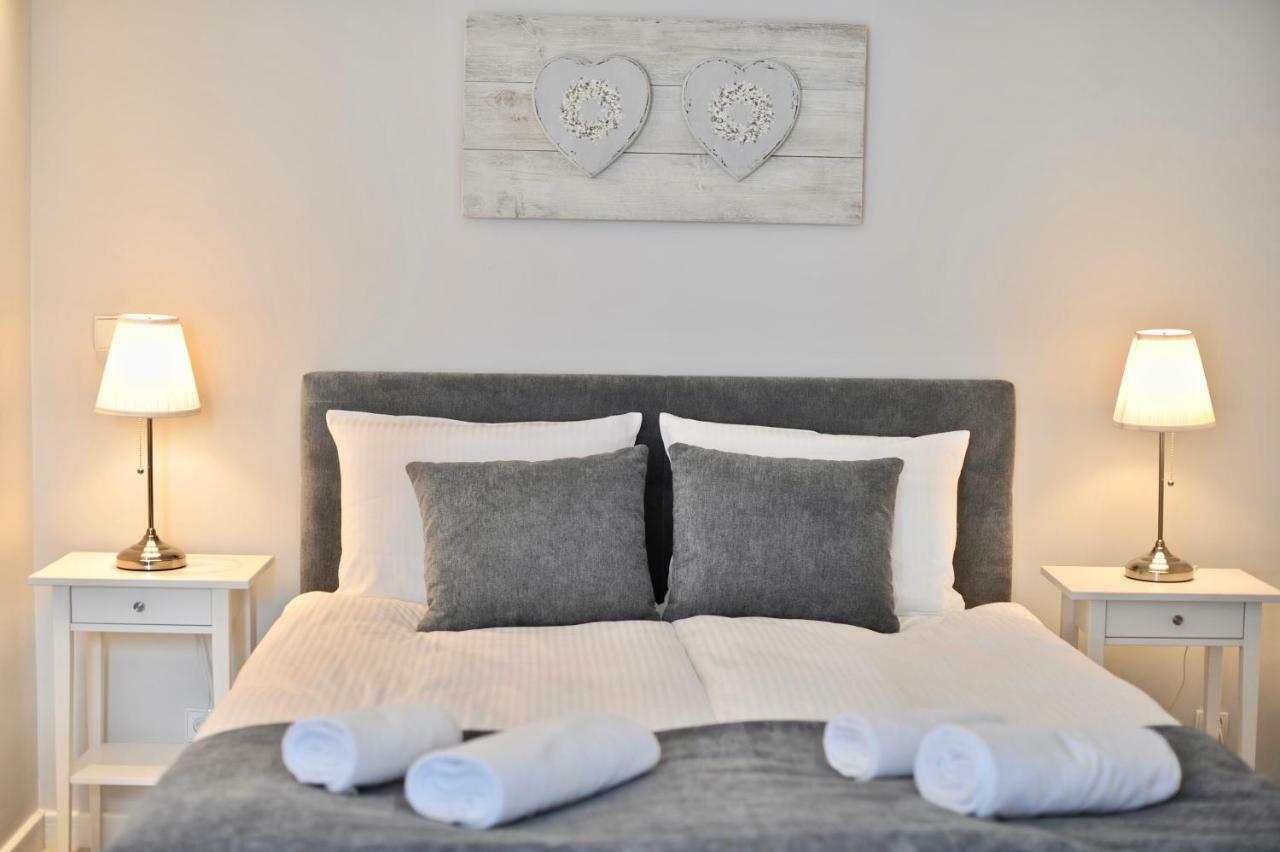 Apartamenty Porto Eli ロビ エクステリア 写真