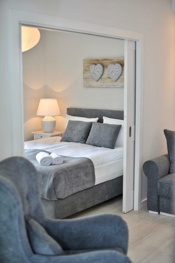 Apartamenty Porto Eli ロビ エクステリア 写真