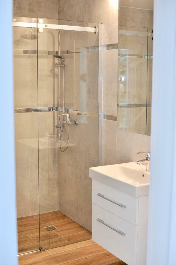 Apartamenty Porto Eli ロビ エクステリア 写真